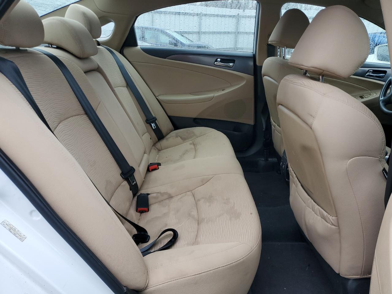 2012 Hyundai Sonata - Image 10