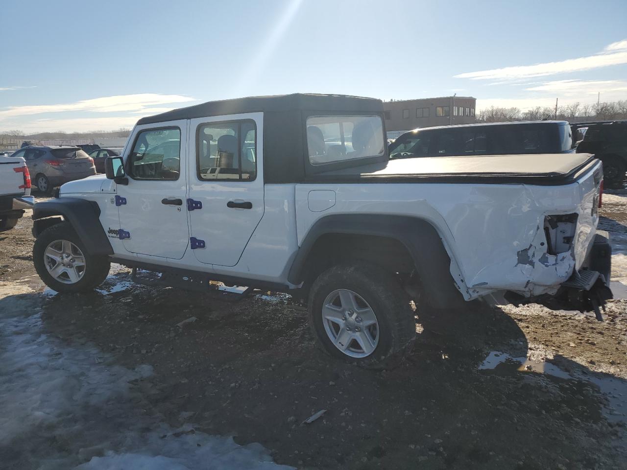 2020 Jeep Gladiator - Image 2
