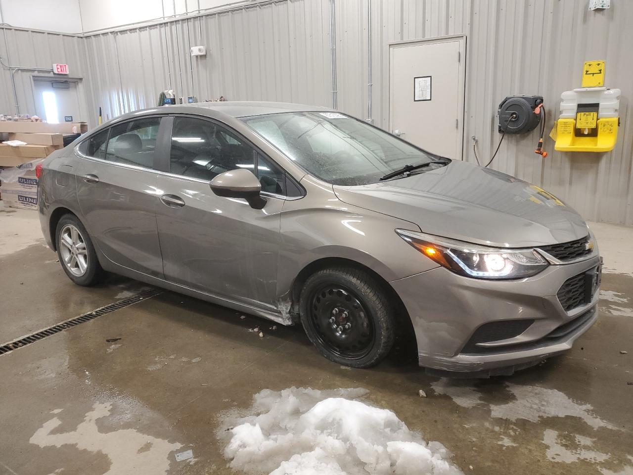 2017 Chevrolet Cruze - Image 4