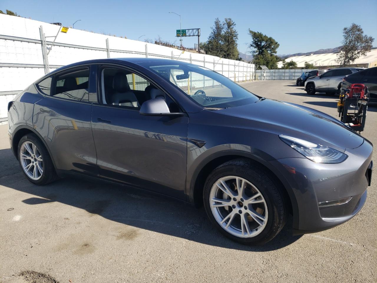 VIN 5YJYGAEE5MF261558 2021 TESLA MODEL Y no.4