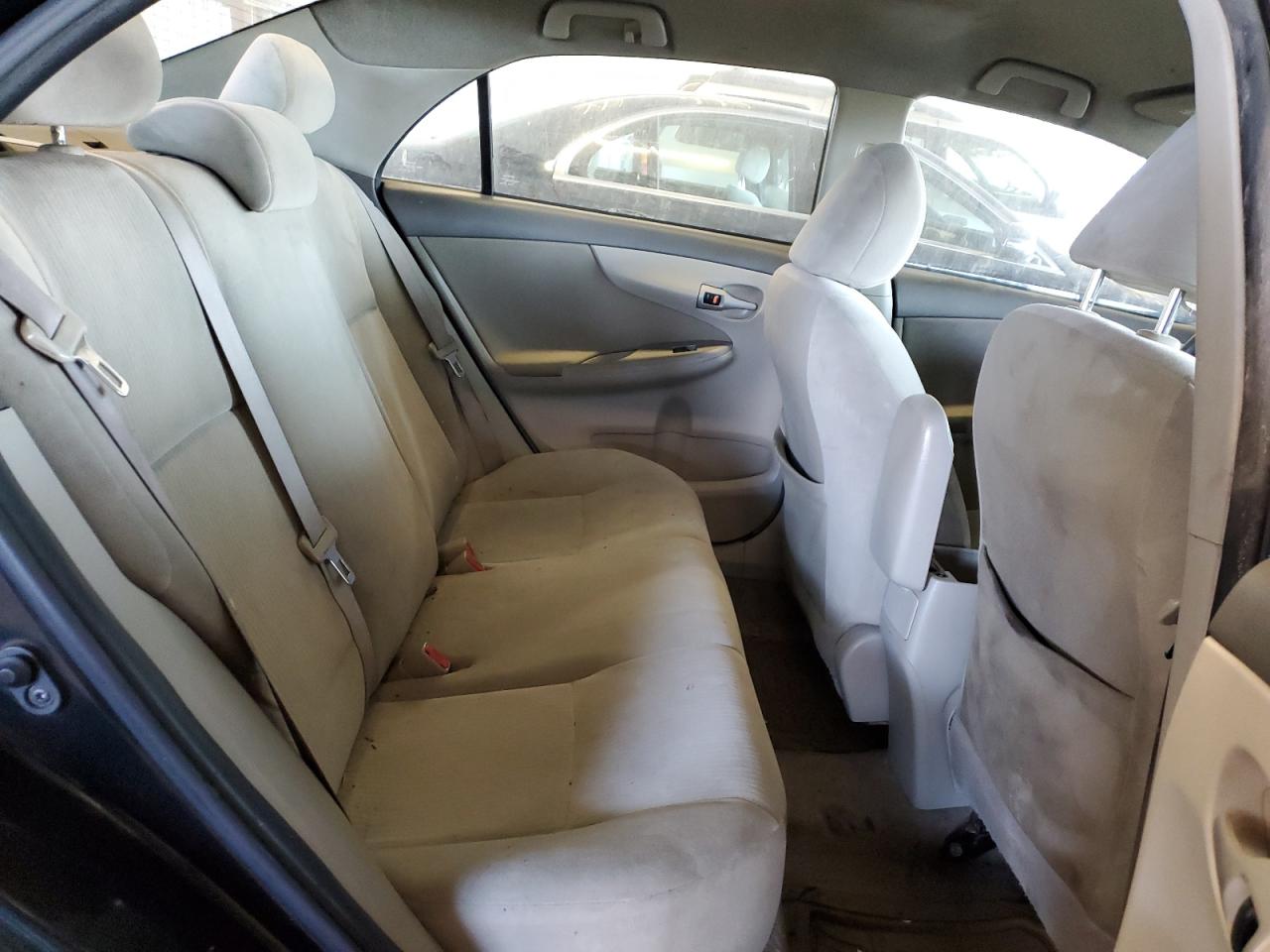 2010 Toyota Corolla - Image 10