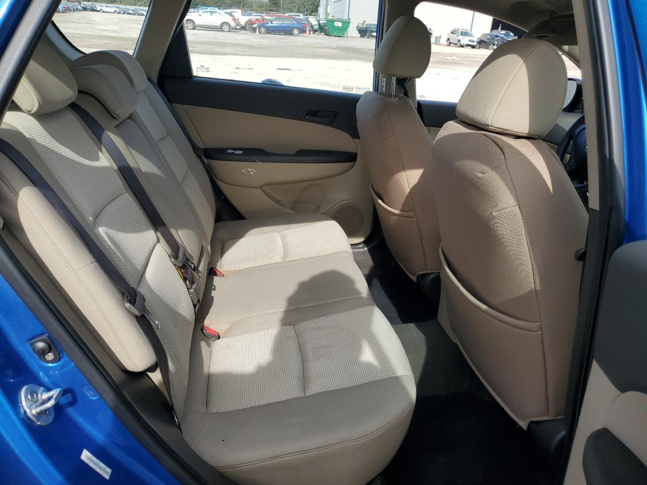 2010 Hyundai Elantra - Image 11