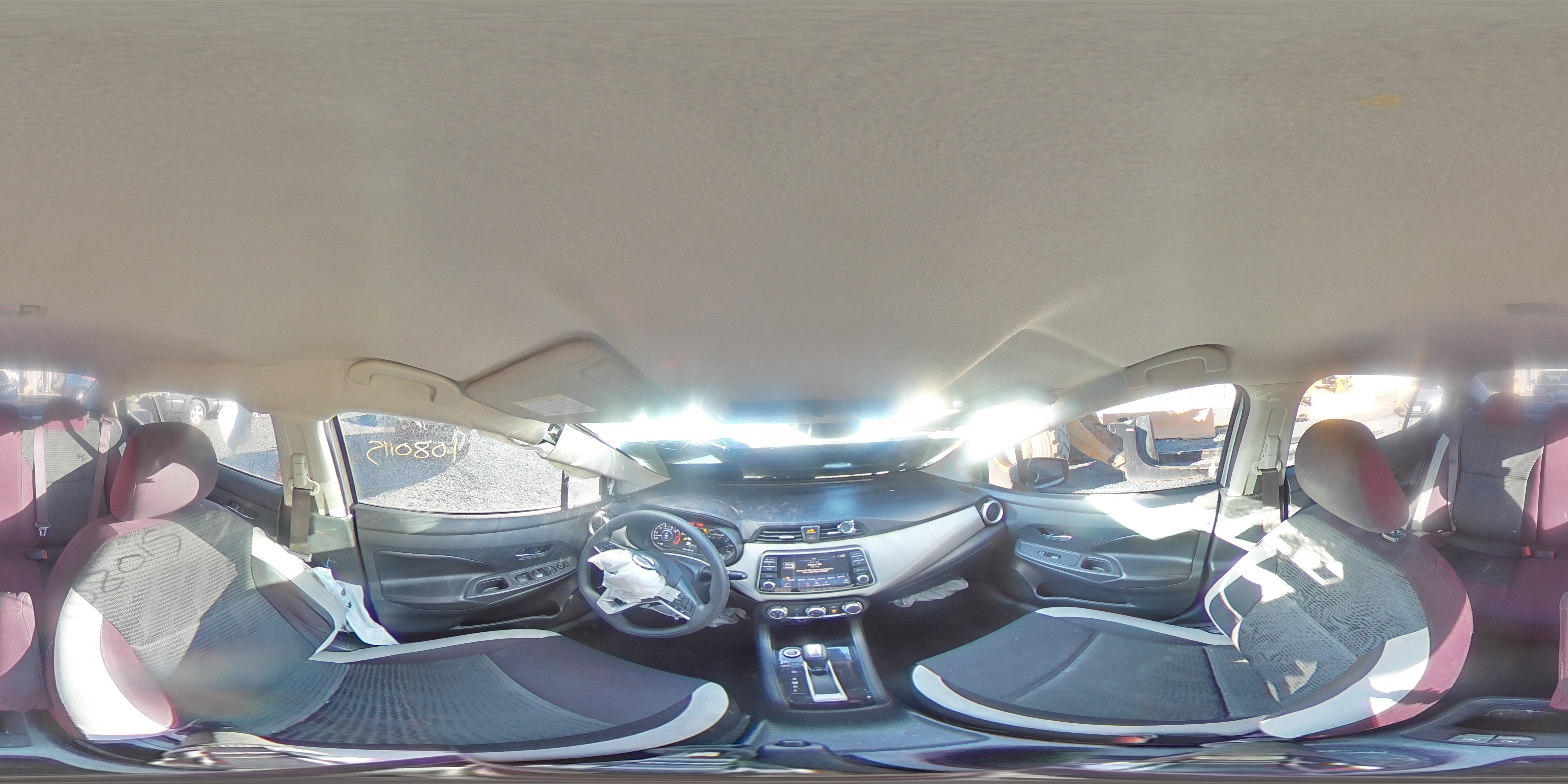 2020 Nissan Versa - Image 13