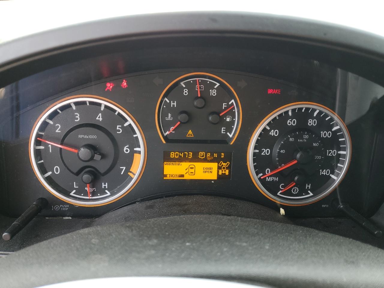 2010 Nissan Titan - Image 9