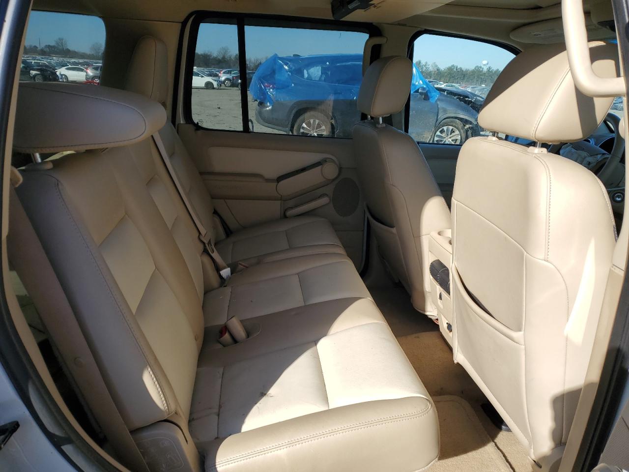 2006 Ford Explorer - Image 11