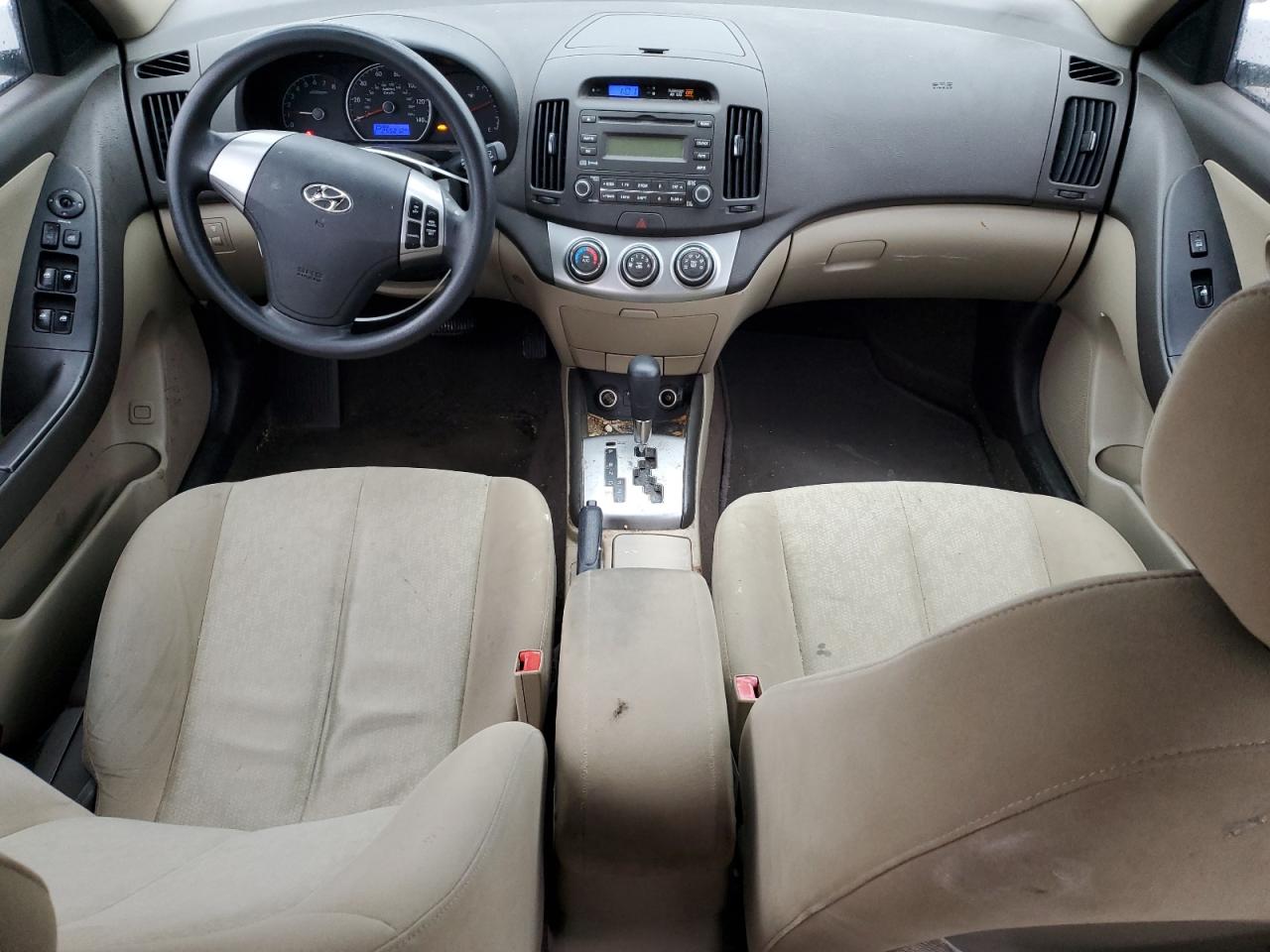 2010 Hyundai Elantra - Image 8
