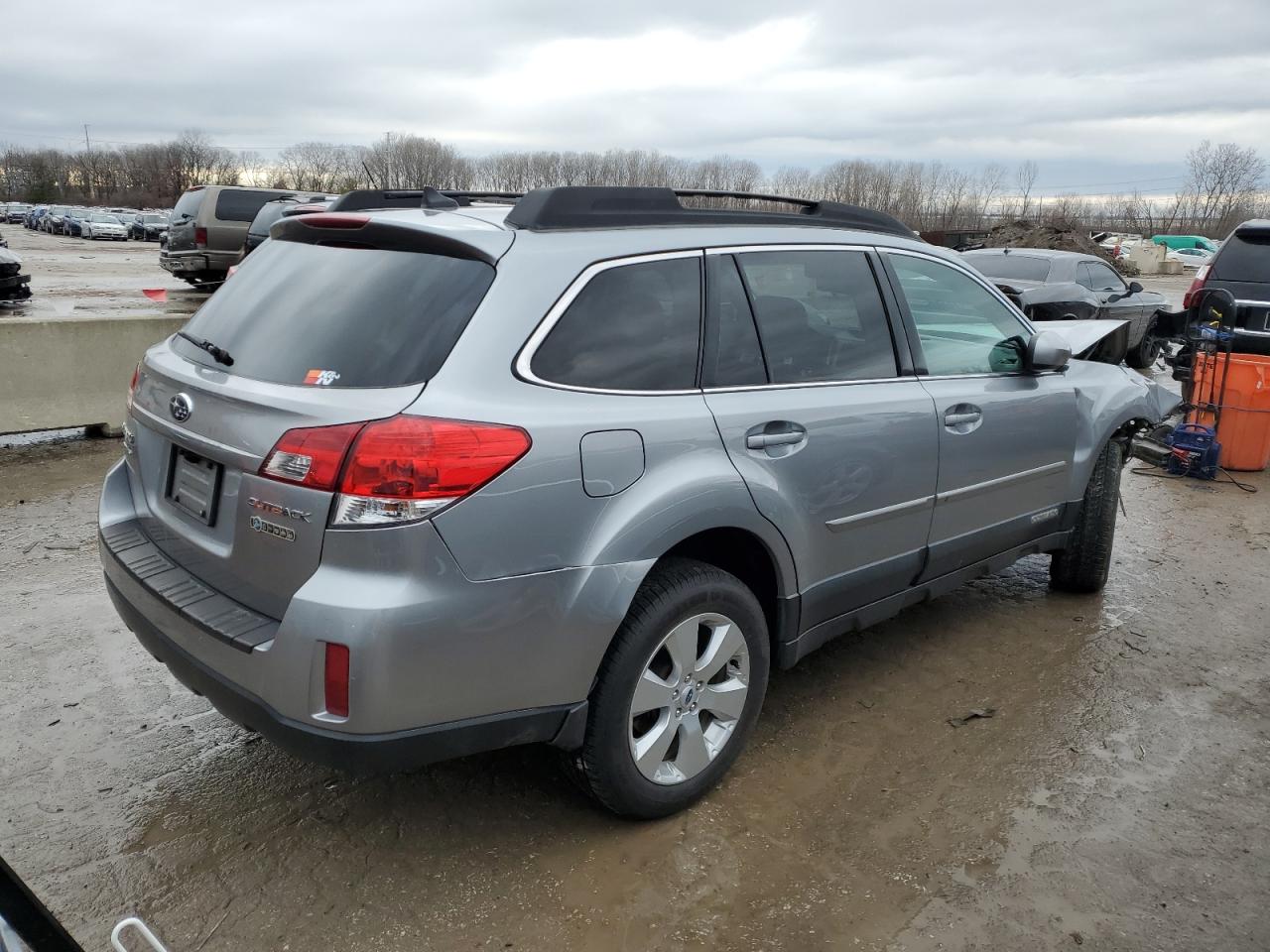 2011 Subaru Outback - Image 3