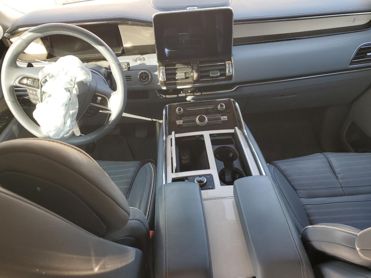2018 Lincoln Navigator - Image 8