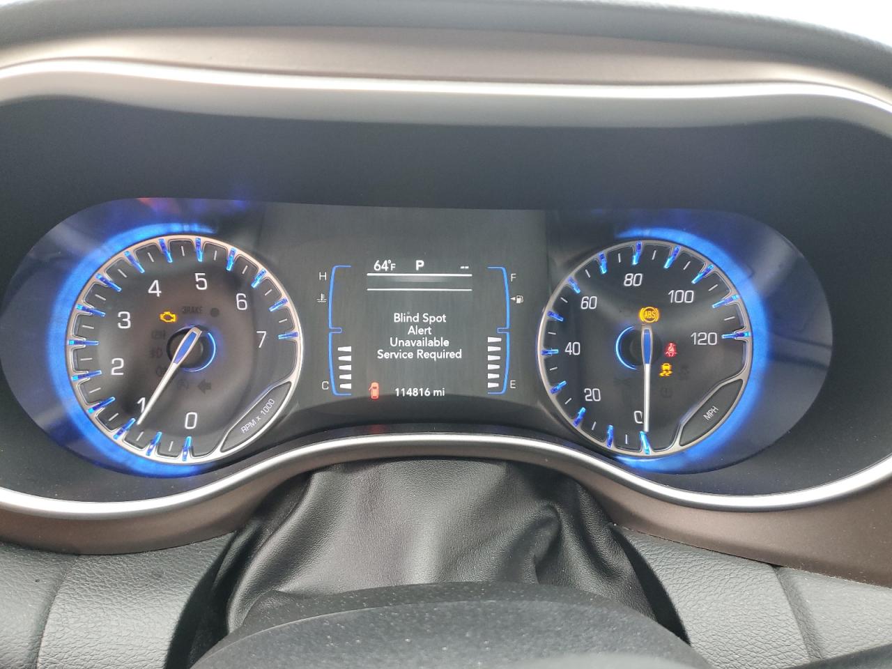2018 Chrysler Pacifica - Image 9