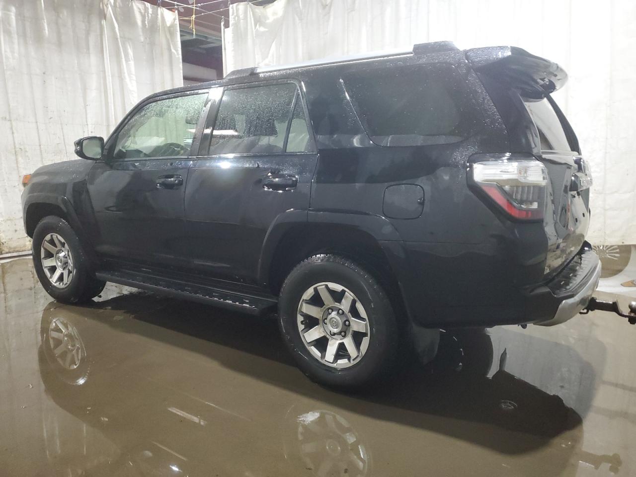 2015 Toyota 4Runner - Image 2