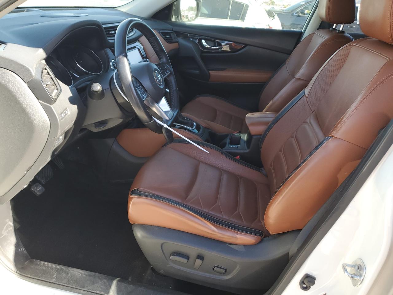 2017 Nissan Rogue - Image 7