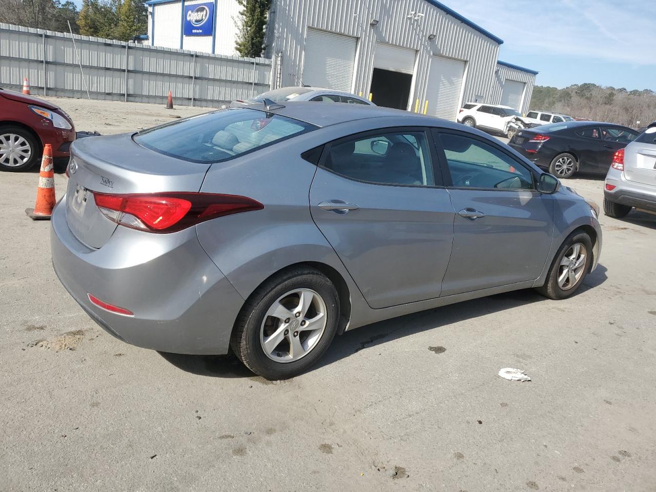 2015 Hyundai Elantra - Image 3