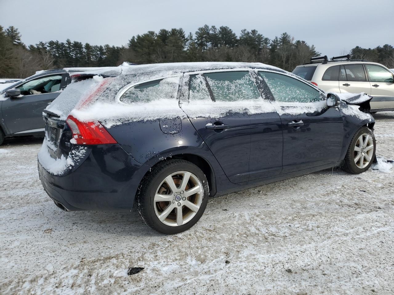 2017 Volvo V60 - Image 3