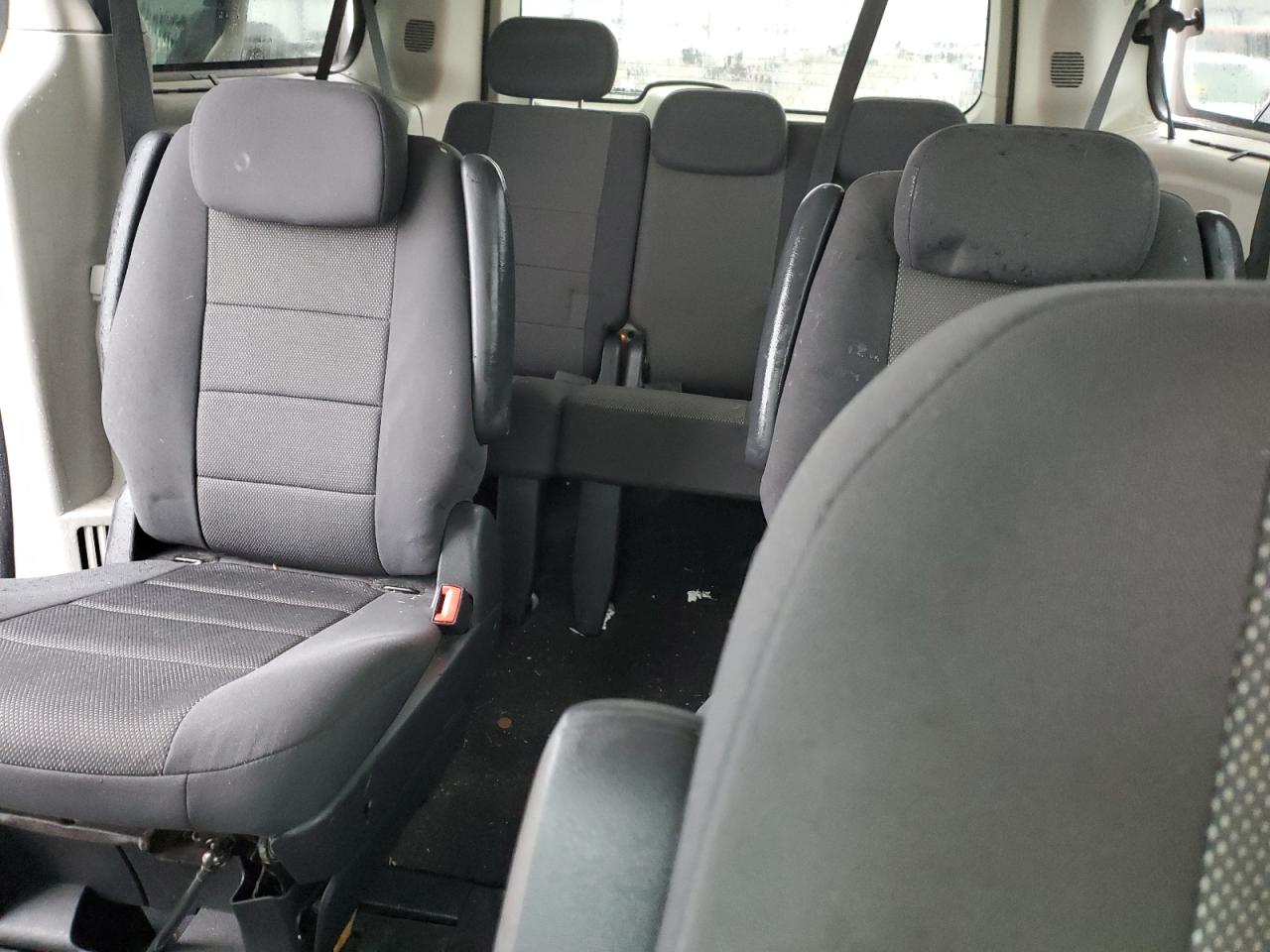 2008 Dodge Caravan - Image 10
