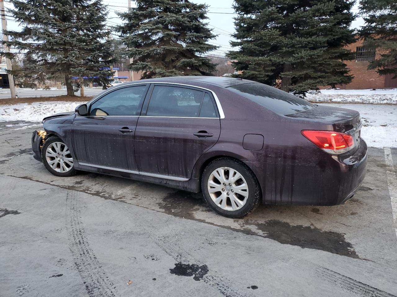 2012 Toyota Avalon - Image 2