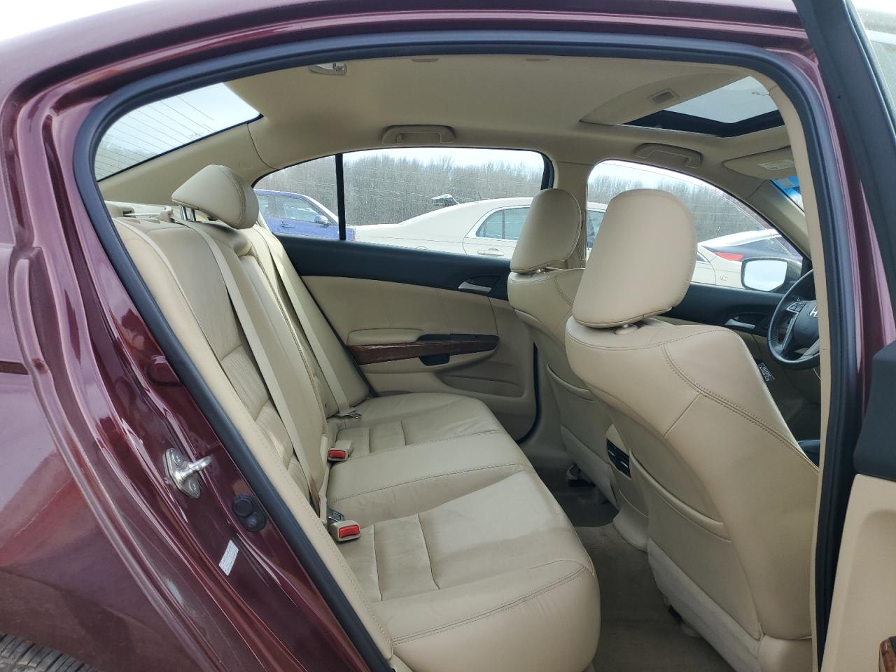 2012 Honda Accord - Image 10