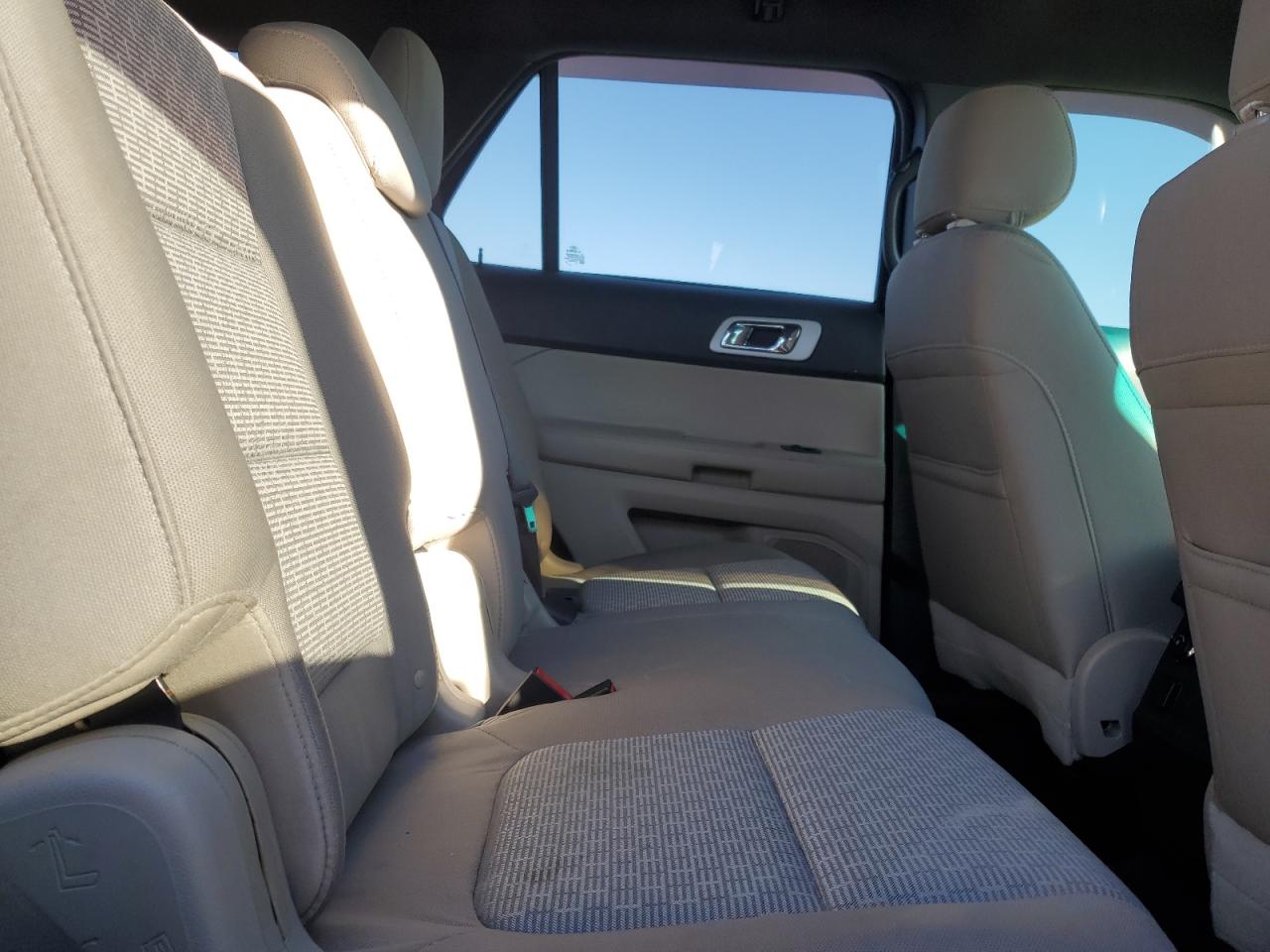 2015 Ford Explorer - Image 11
