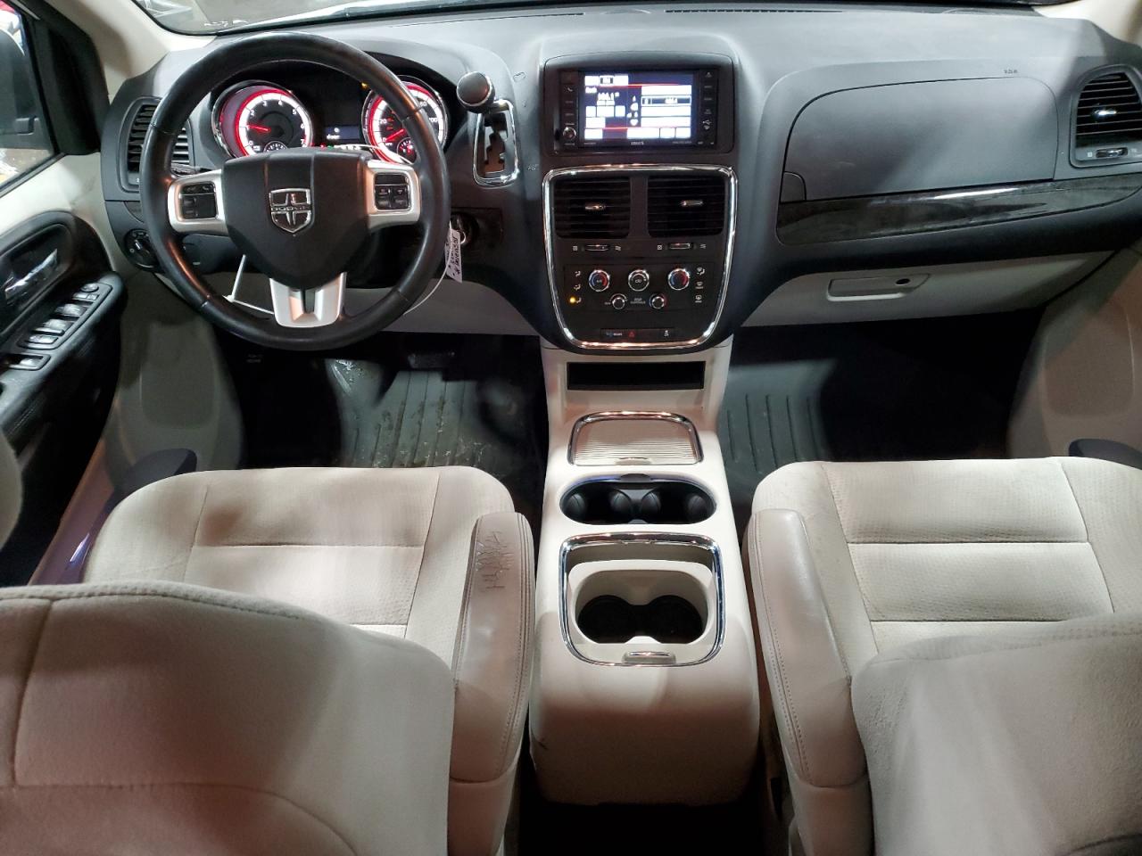 2016 Dodge Caravan - Image 8