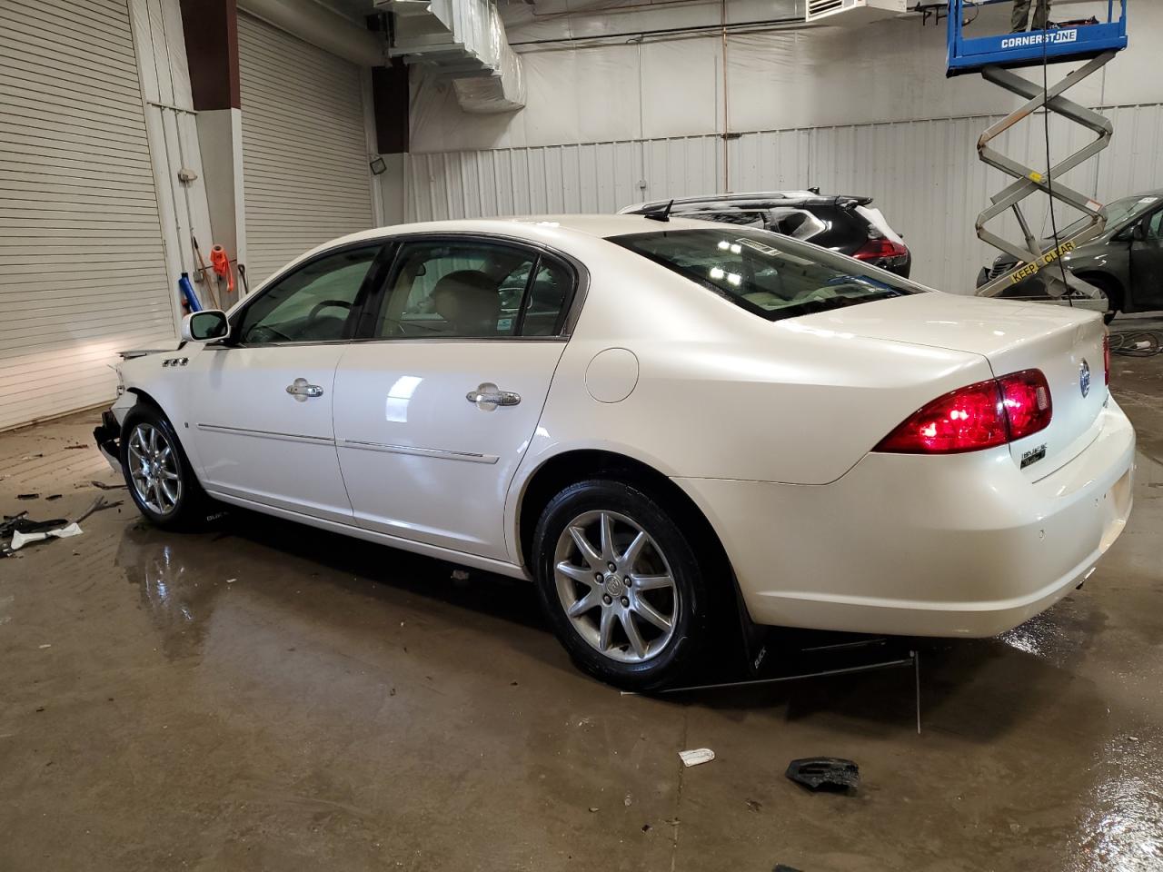 2007 Buick Lucerne - Image 2