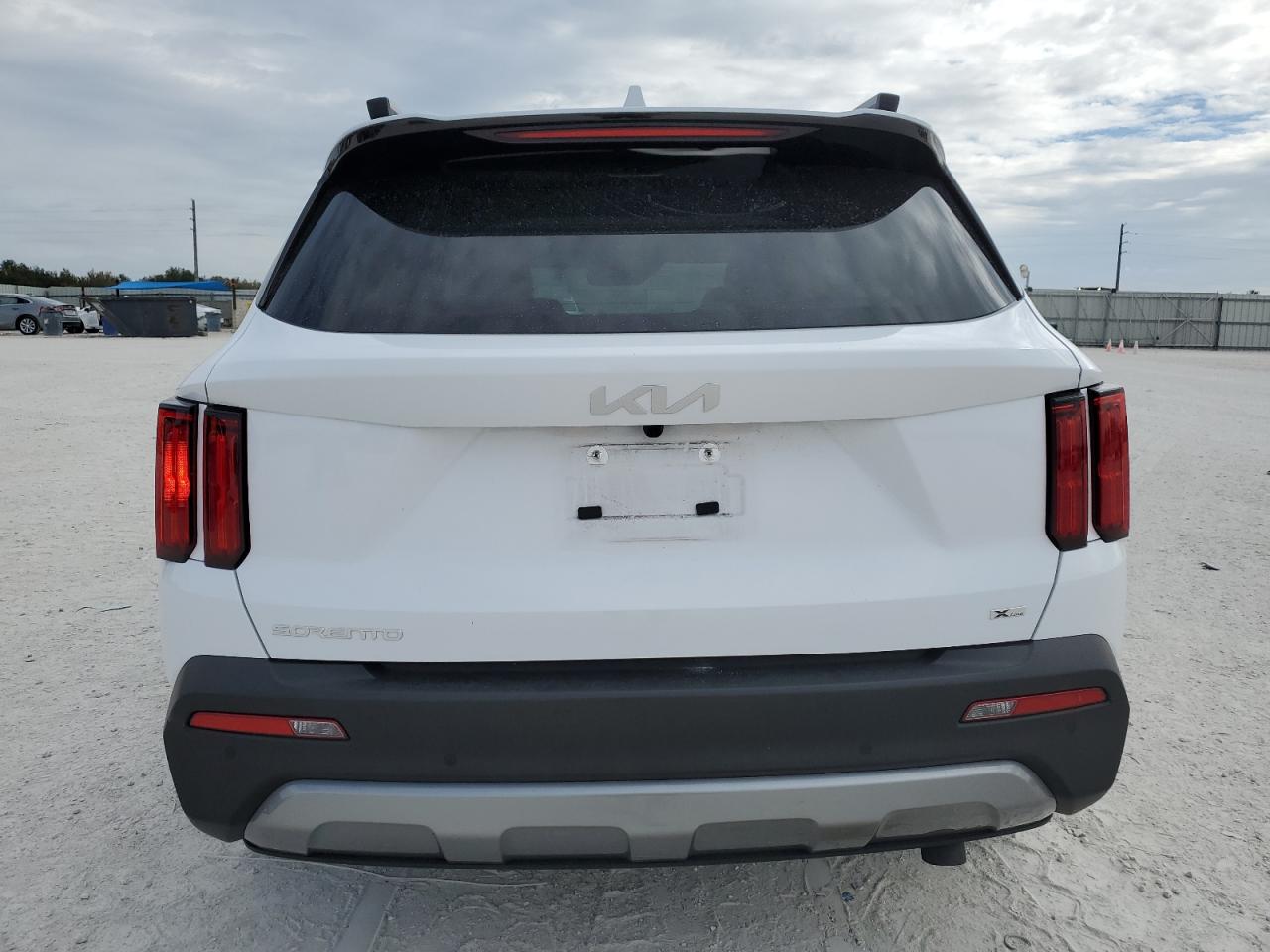 2023 Kia Sorento - Image 6
