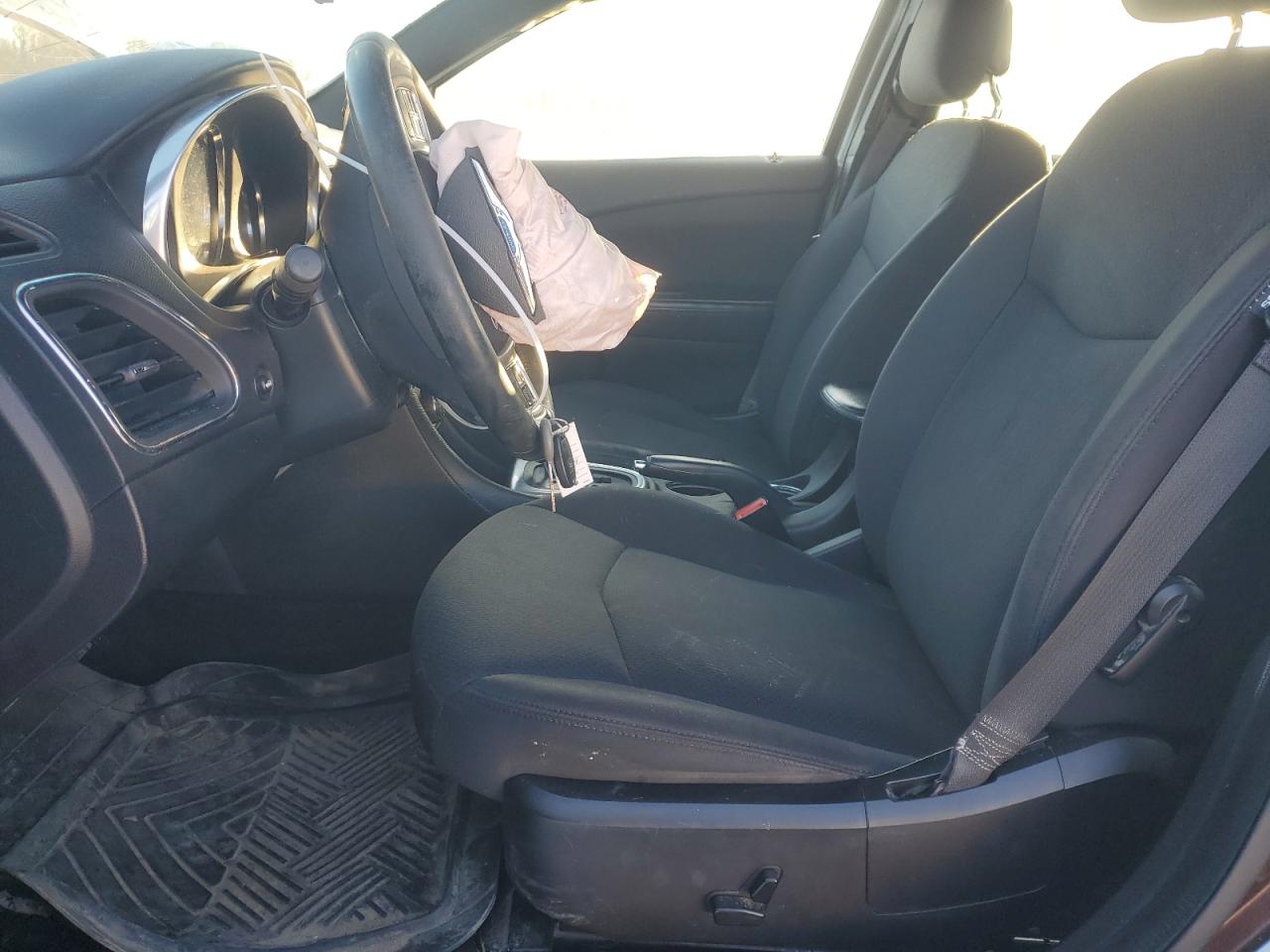 2013 Chrysler 200 - Image 7