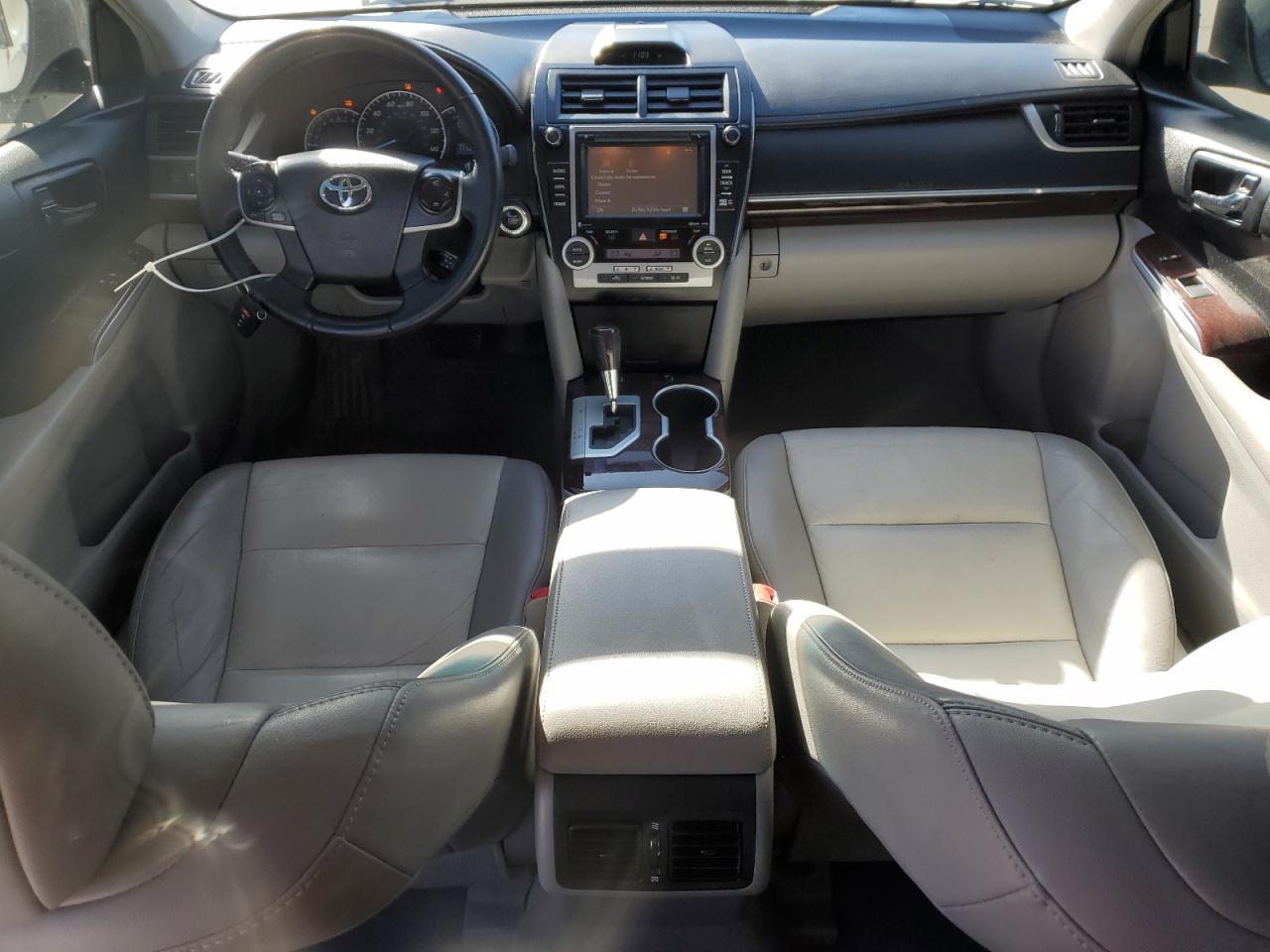 2014 Toyota Camry - Image 8