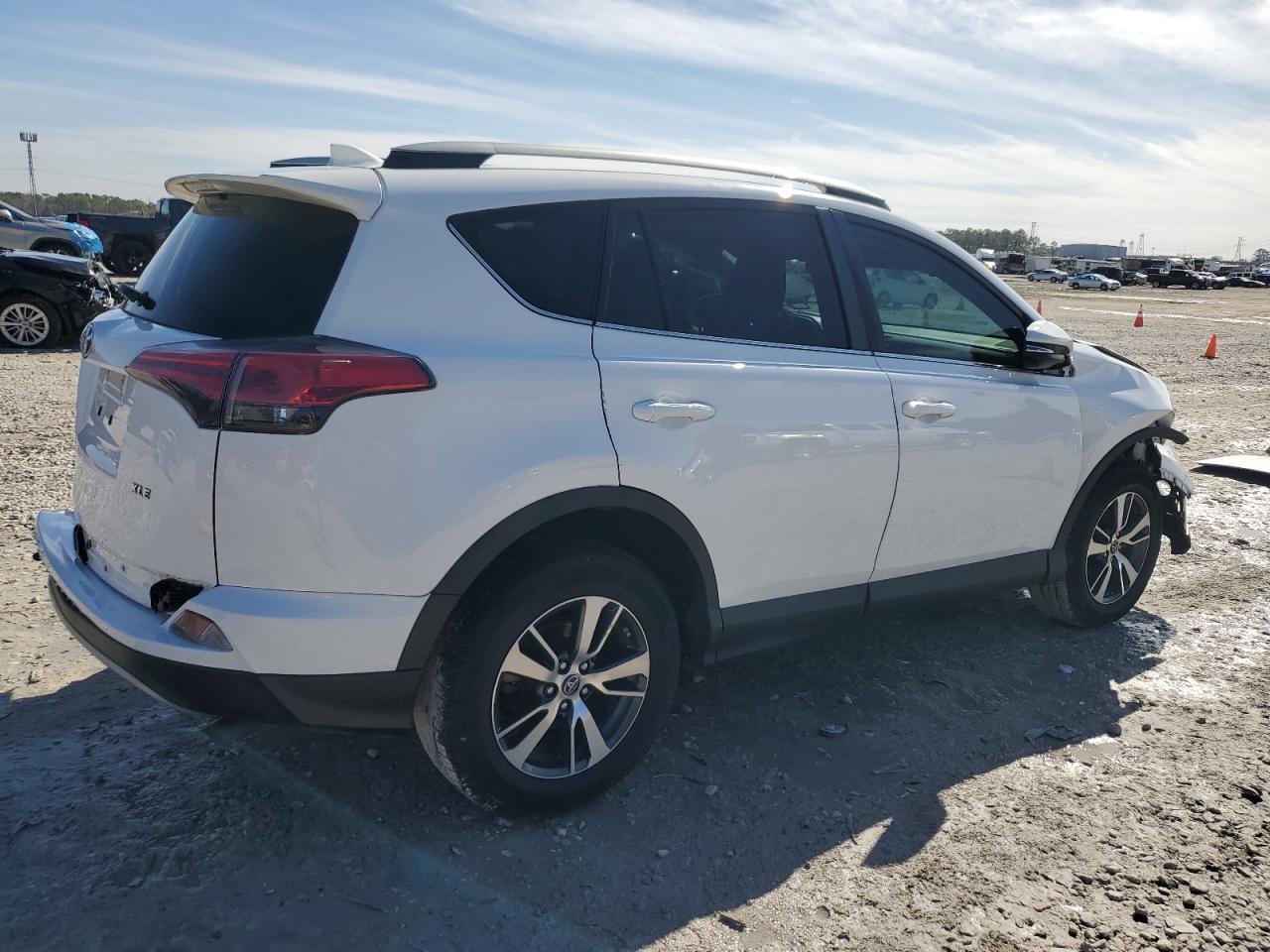 2018 Toyota RAV 4 - Image 3