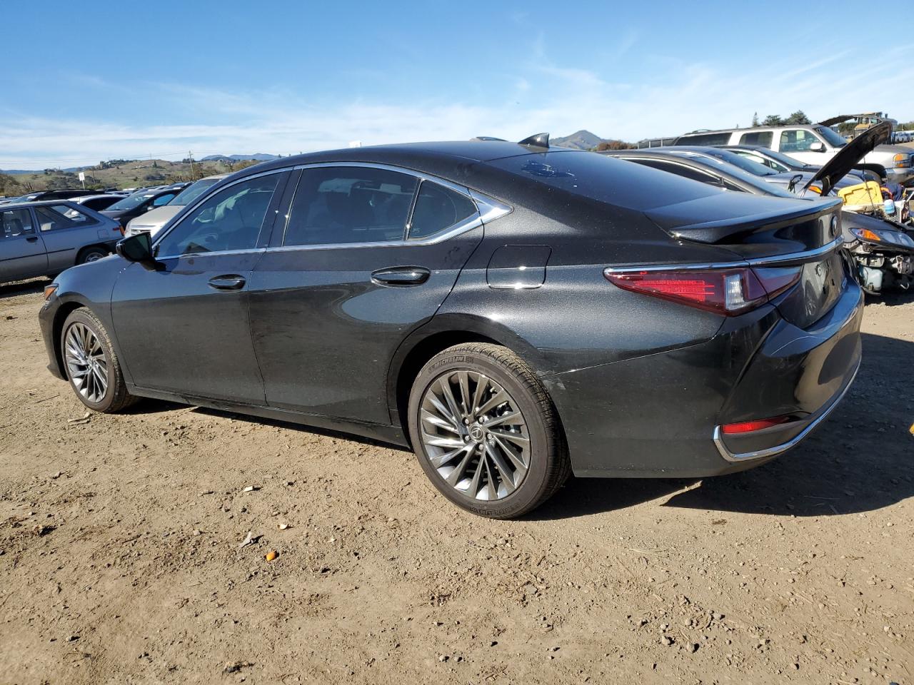 2024 Lexus ES - Image 2