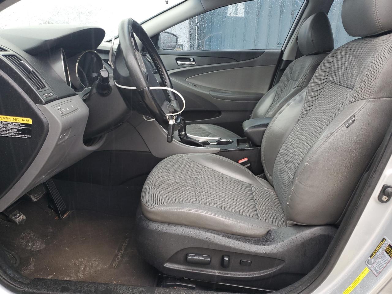 2012 Hyundai Sonata - Image 7