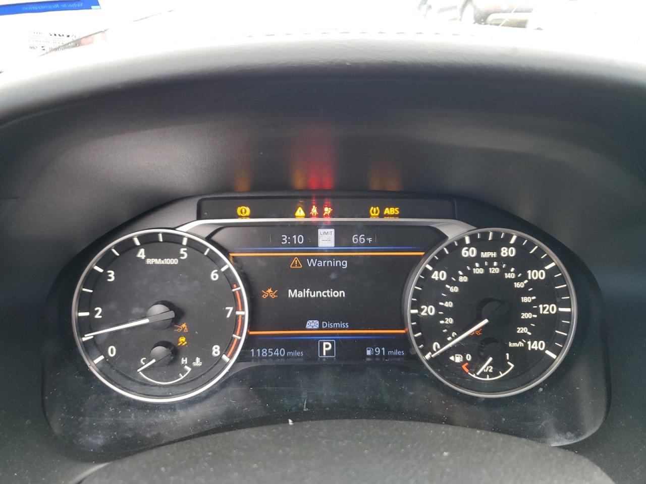 2020 Nissan Altima - Image 9