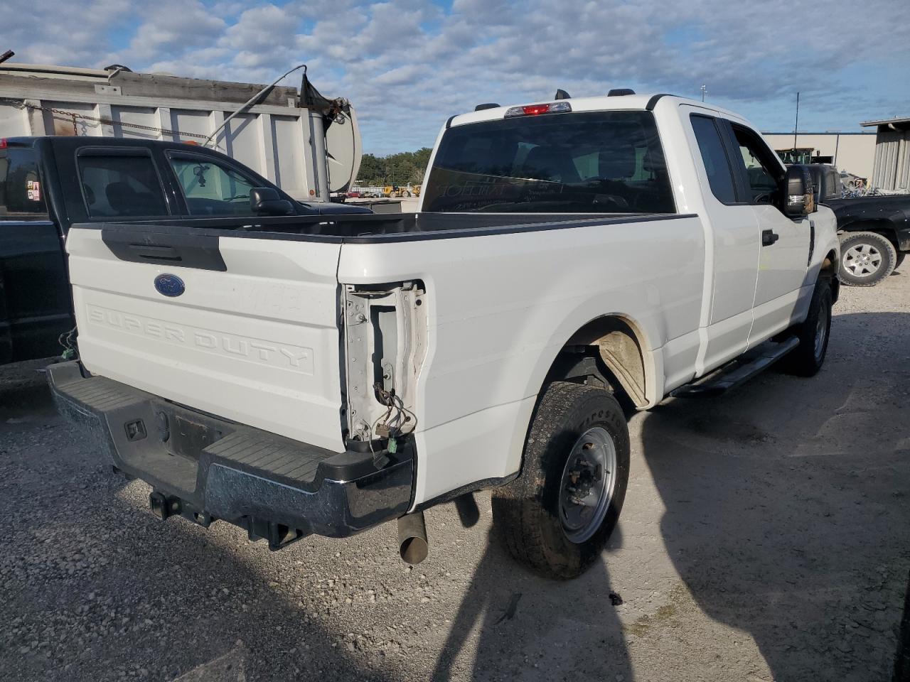 2022 Ford F250 - Image 3