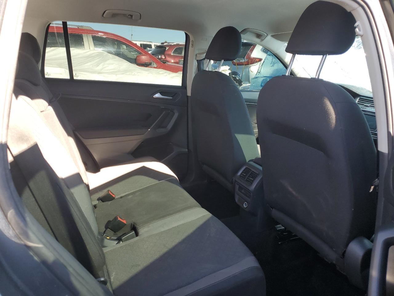 Фото: 3VV0B7AX1LM088803 - 11