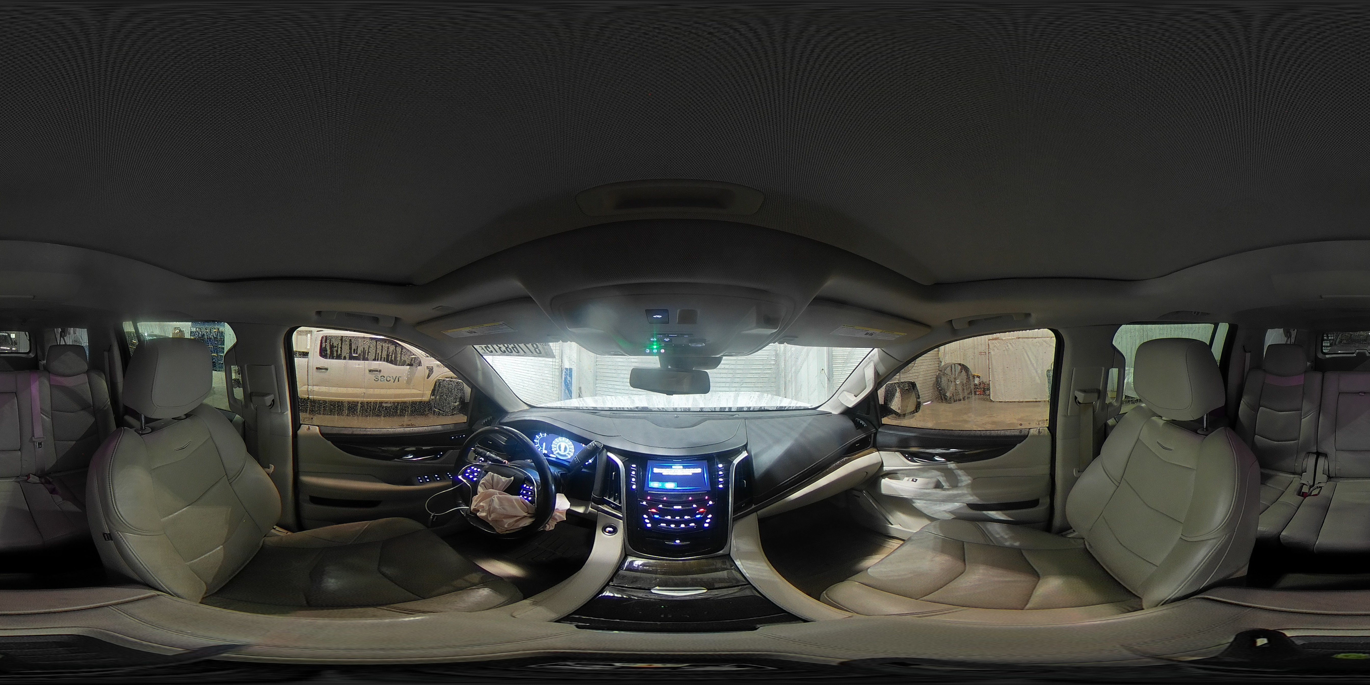 2020 Cadillac Escalade - Image 13