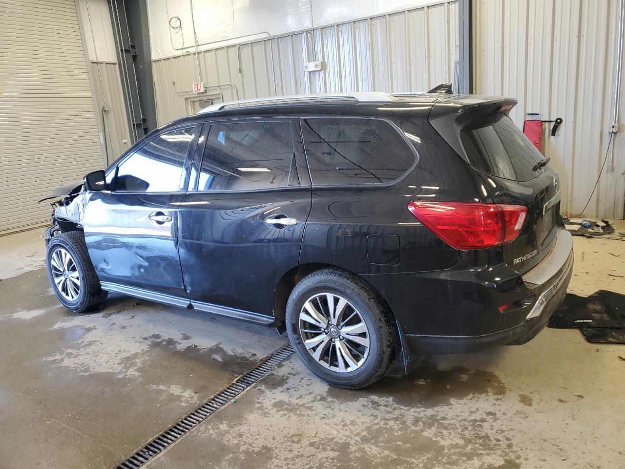 2020 Nissan Pathfinder - Image 2