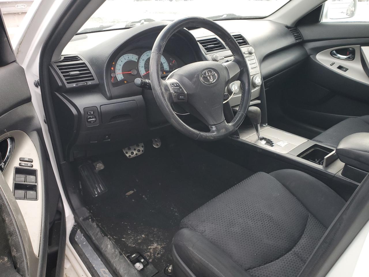 2010 Toyota Camry - Image 8