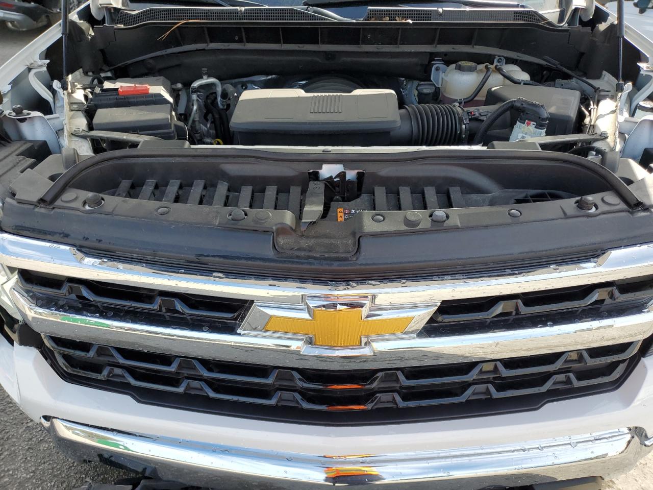 2023 Chevrolet Silverado - Image 12