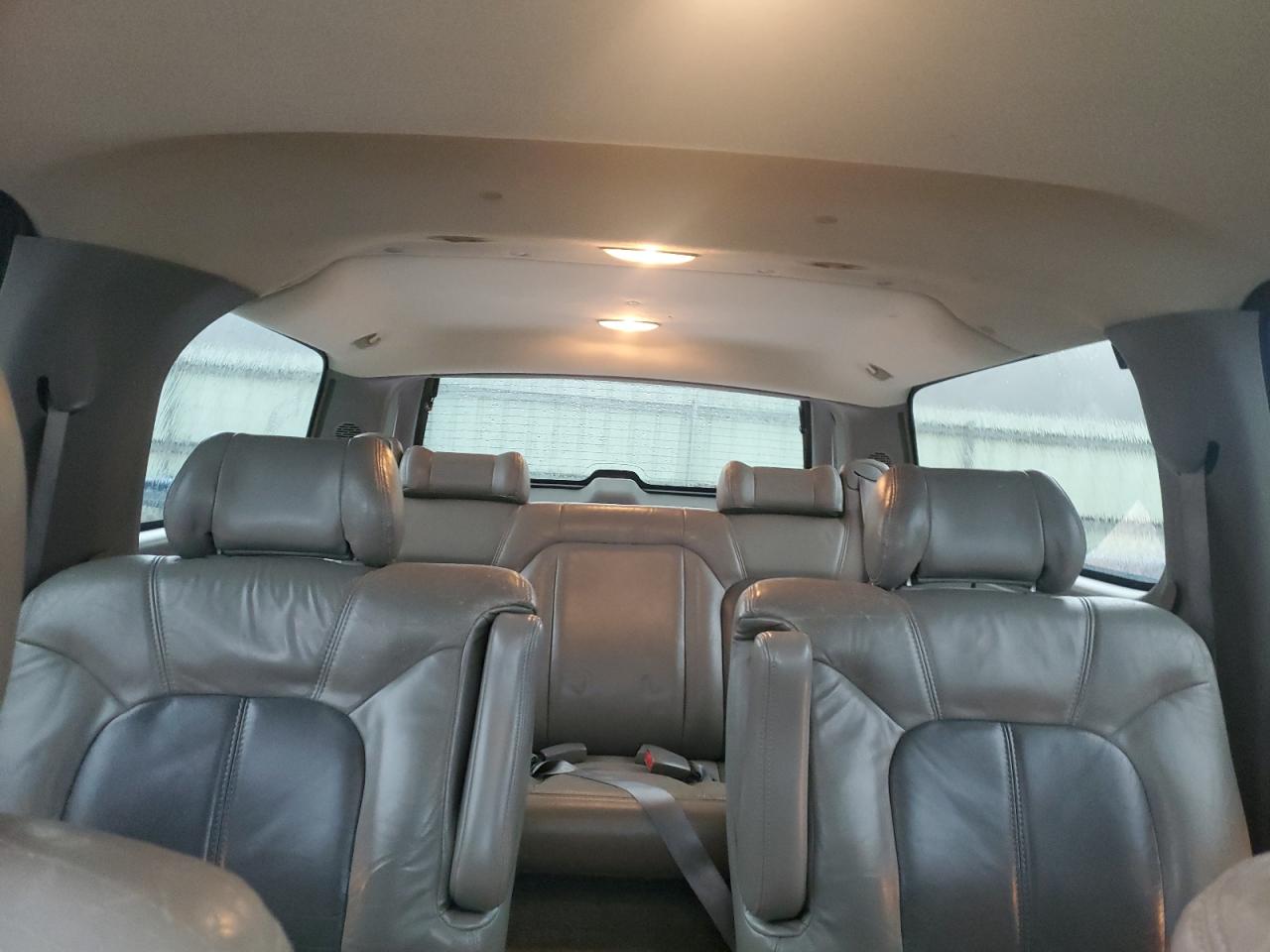 2002 GMC Yukon - Image 10