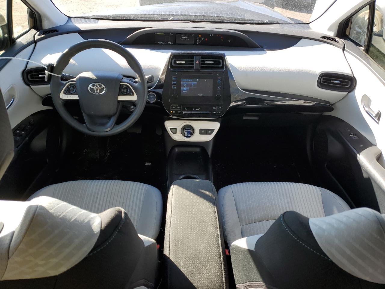 2016 Toyota Prius - Image 8