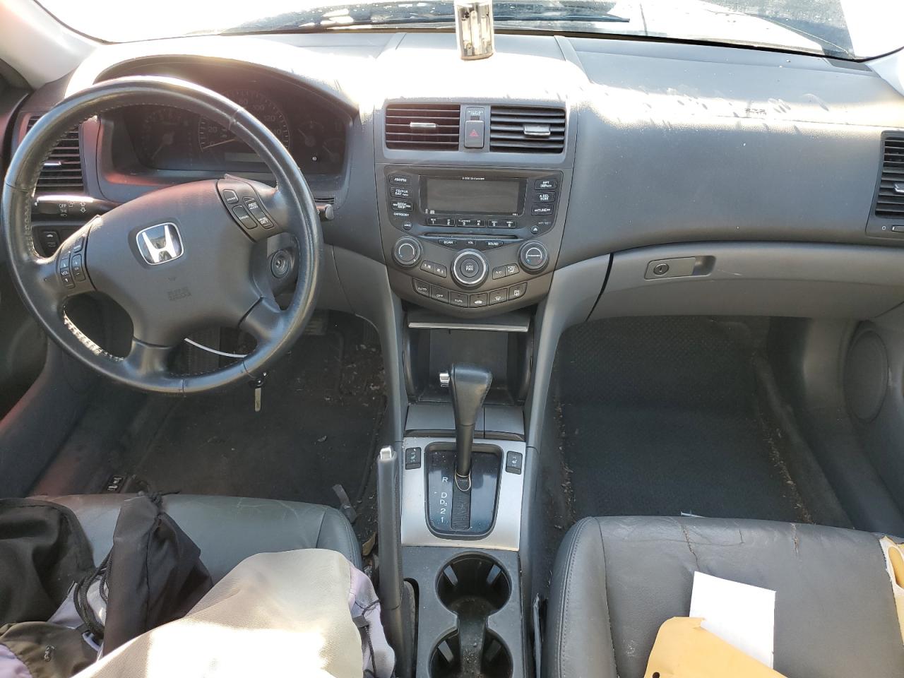 2004 Honda Accord - Image 8