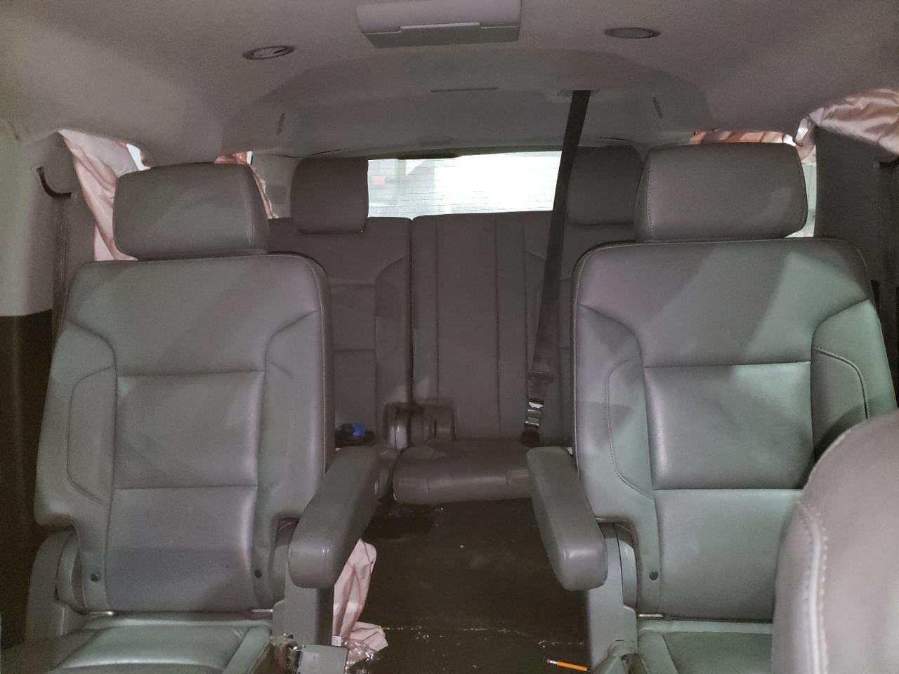 2018 Chevrolet Suburban - Image 10