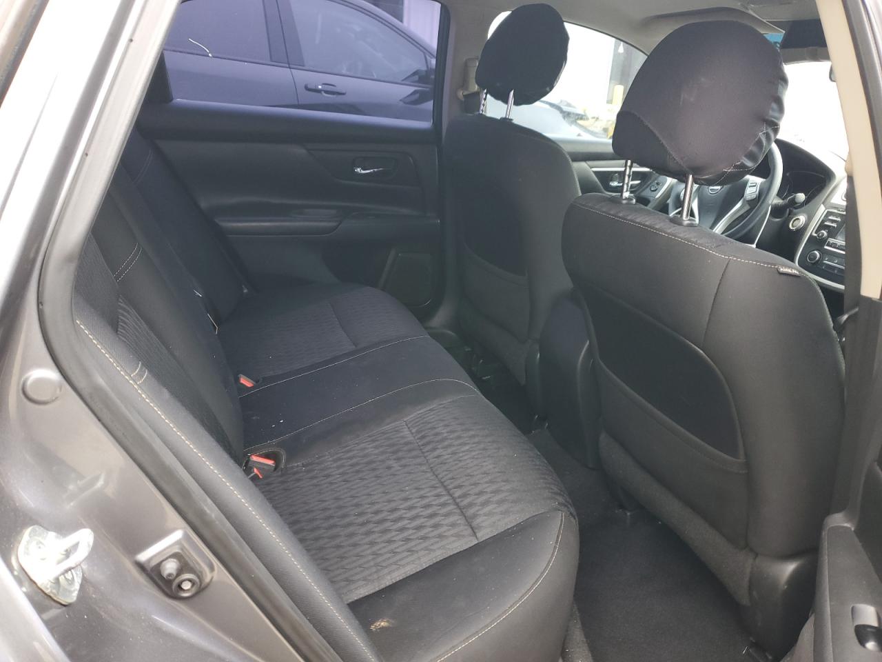 2017 Nissan Altima - Image 10