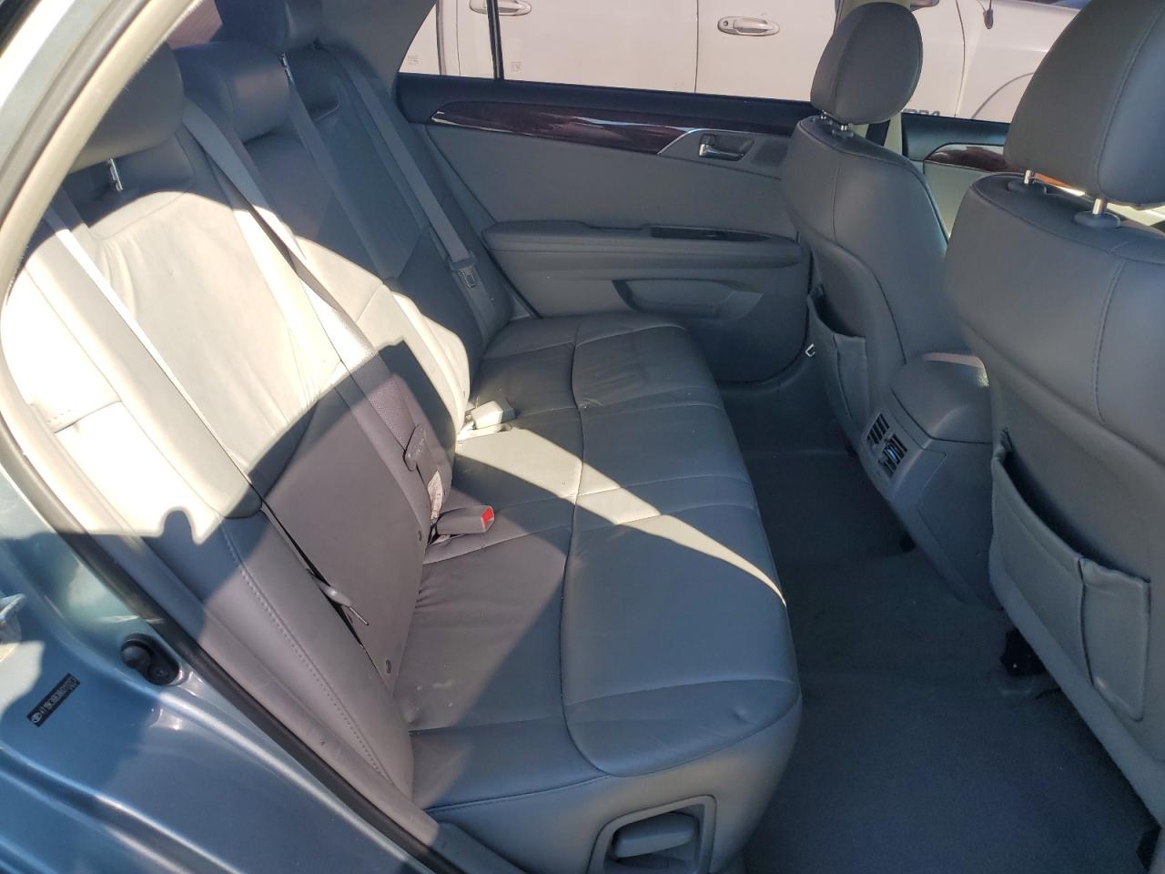 2008 Toyota Avalon - Image 10