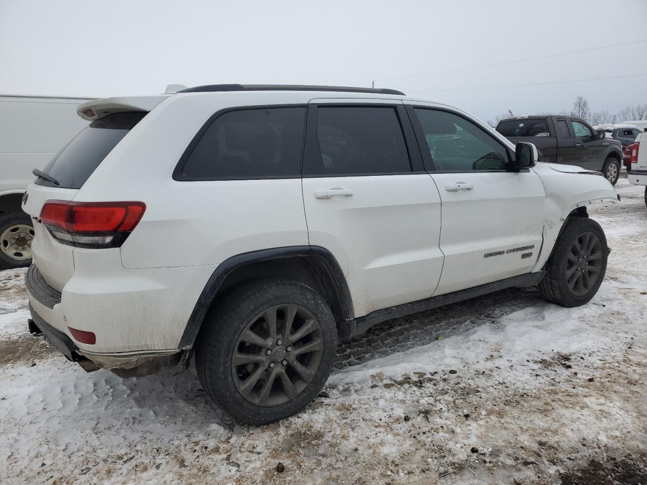 2016 Jeep Grand Cherokee - Image 3