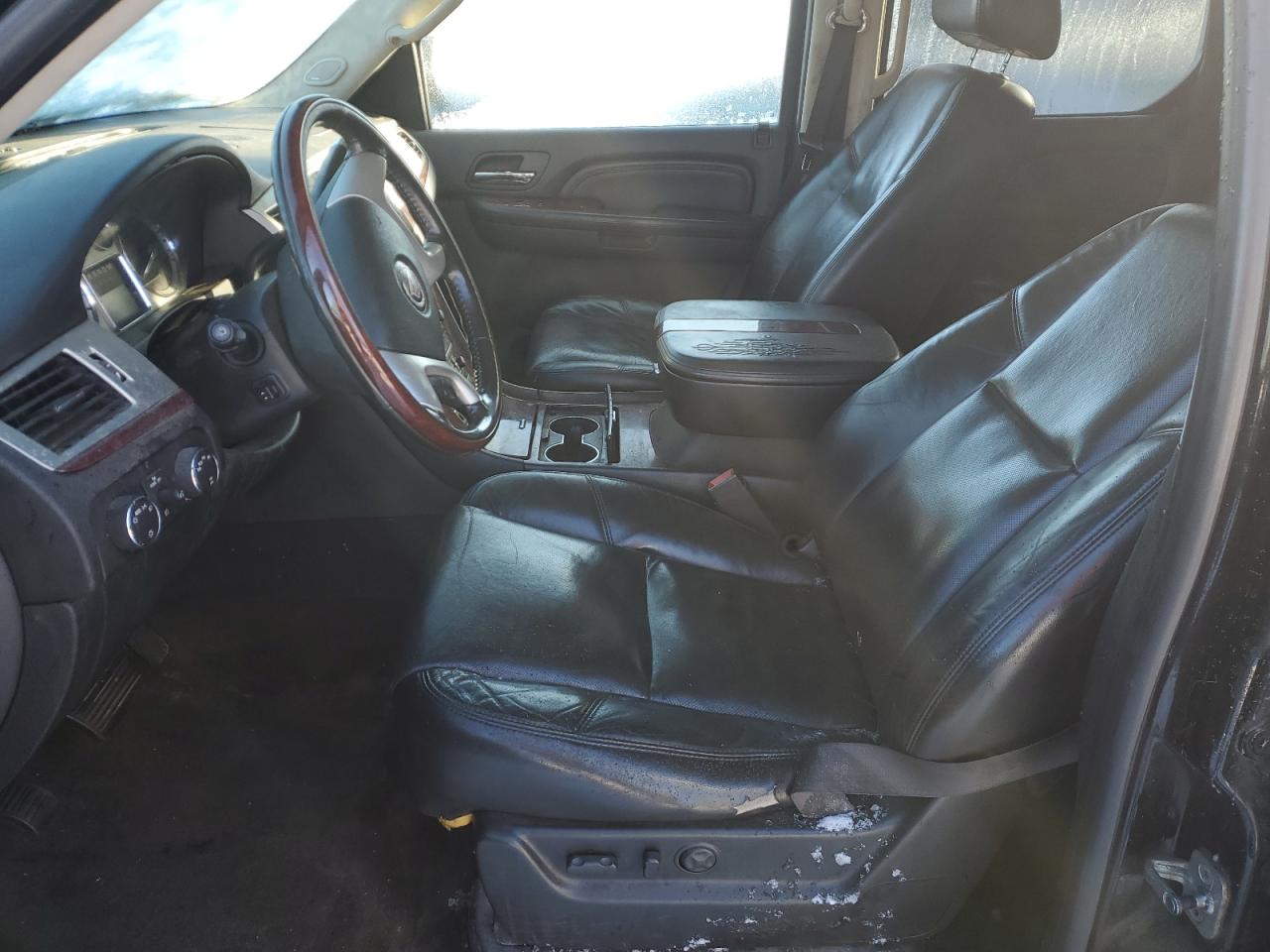 2009 Cadillac Escalade - Image 7