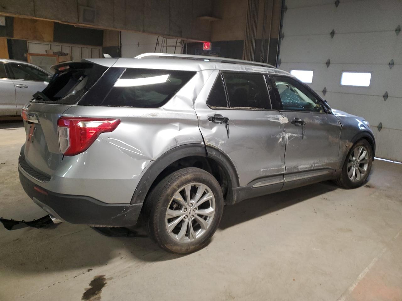 2023 Ford Explorer - Image 3