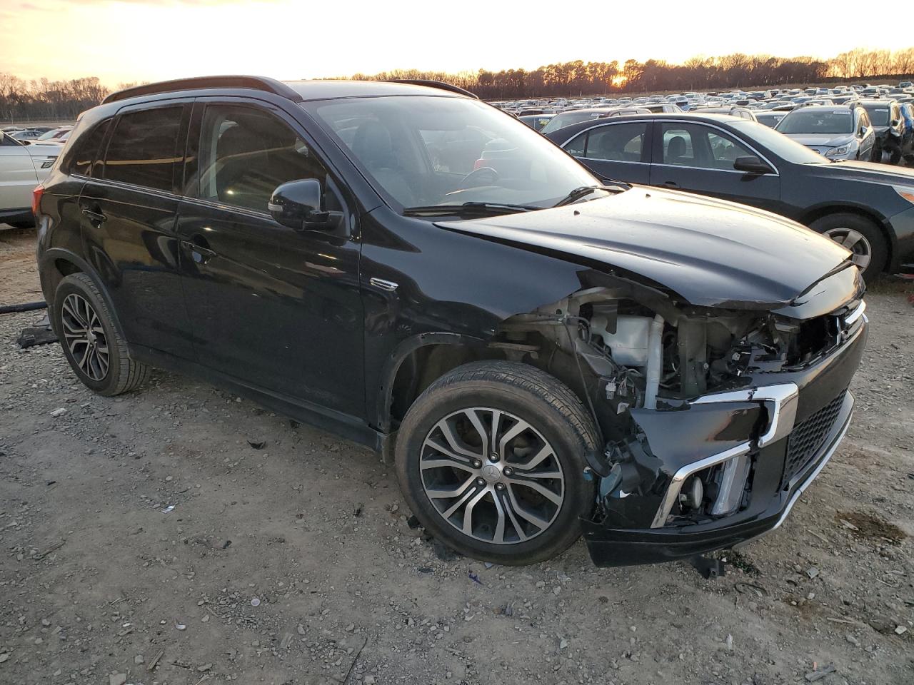2018 Mitsubishi Outlander - Image 4