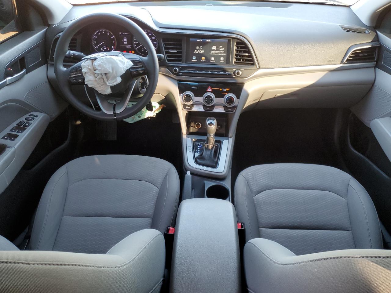 2019 Hyundai Elantra - Image 8