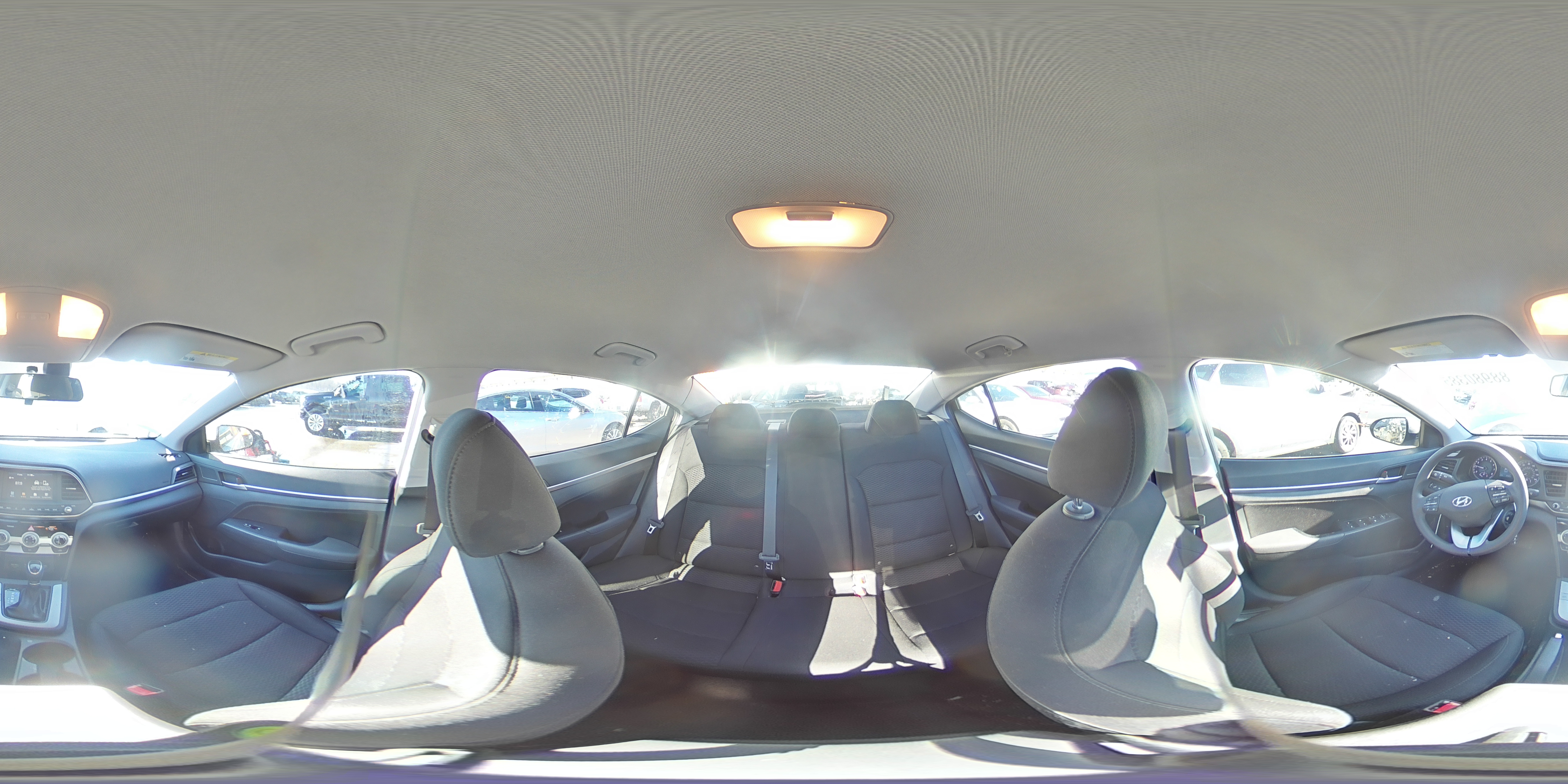 2019 Hyundai Elantra - Image 13