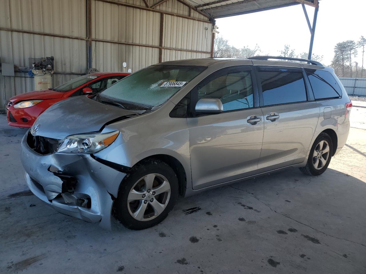 2013 Toyota Sienna - Image 1
