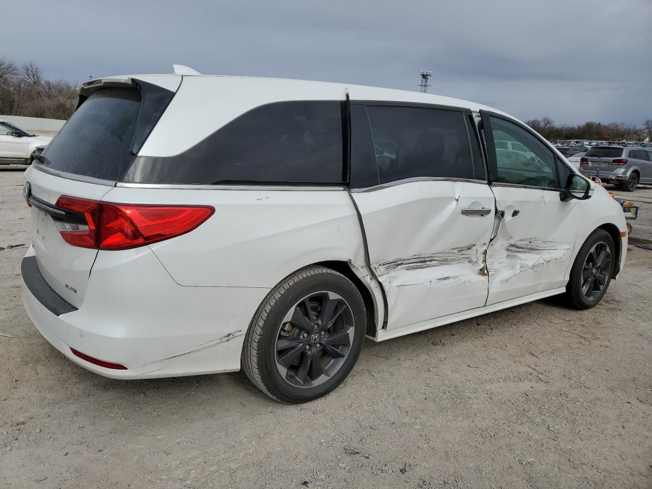2022 Honda Odyssey - Image 3